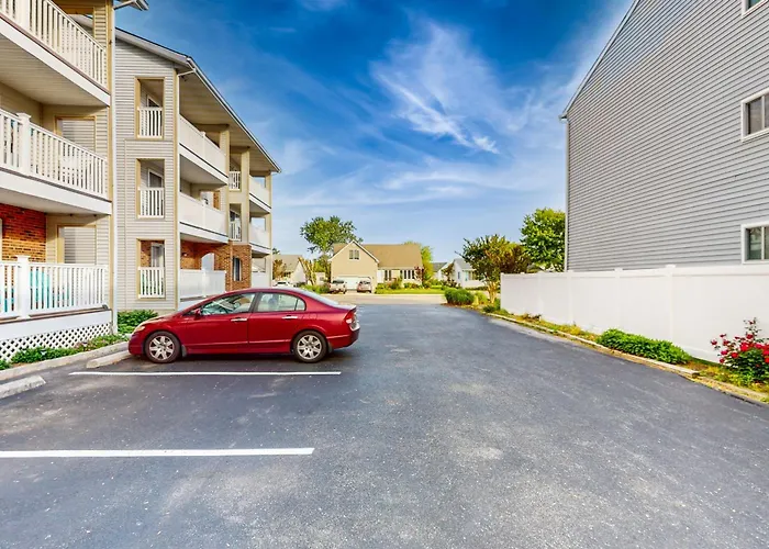 Apartment Pine Needle 109b2 *